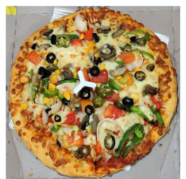 Size regular pizza Domino's Pizza
